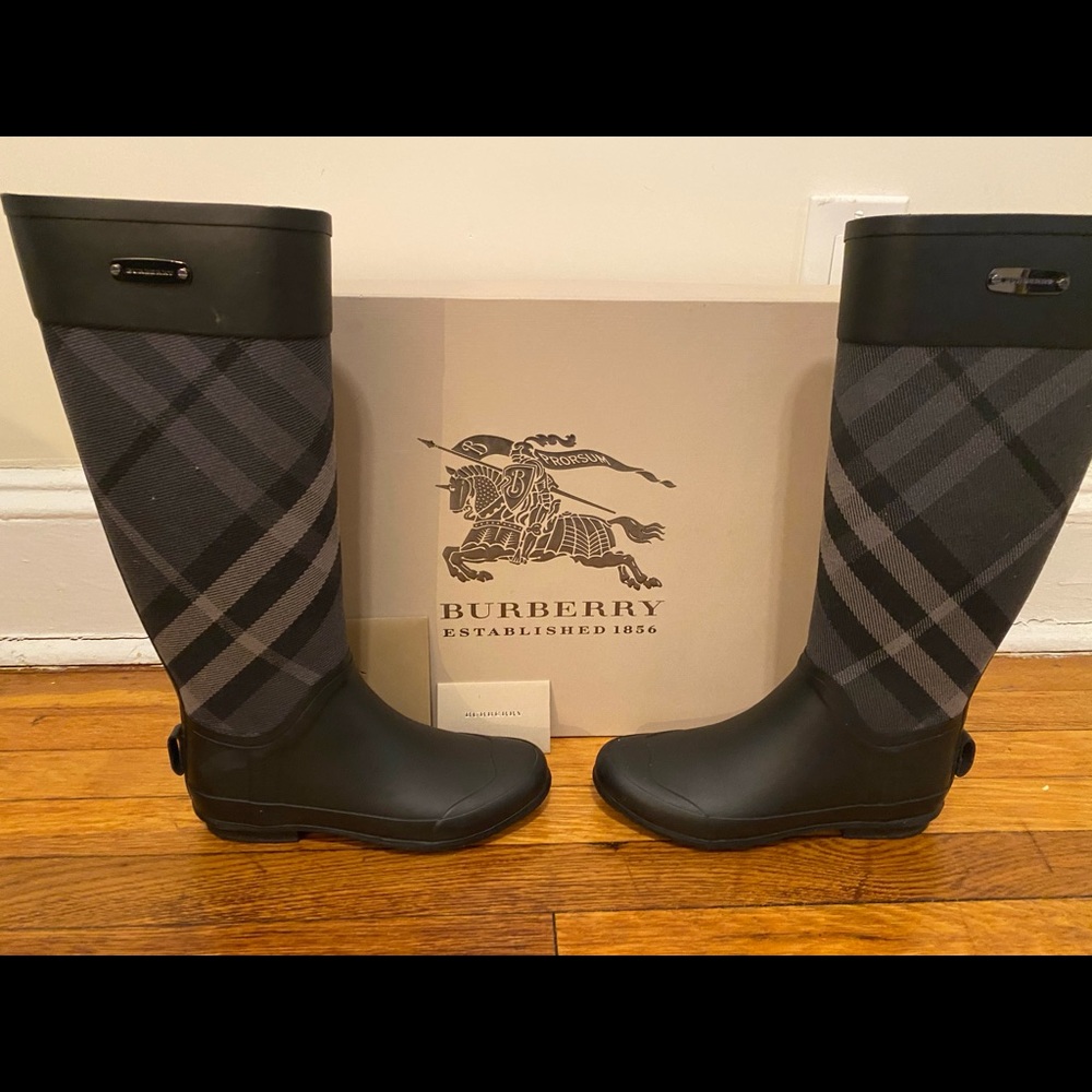 Authentic Burberry Rainboots - barely worn